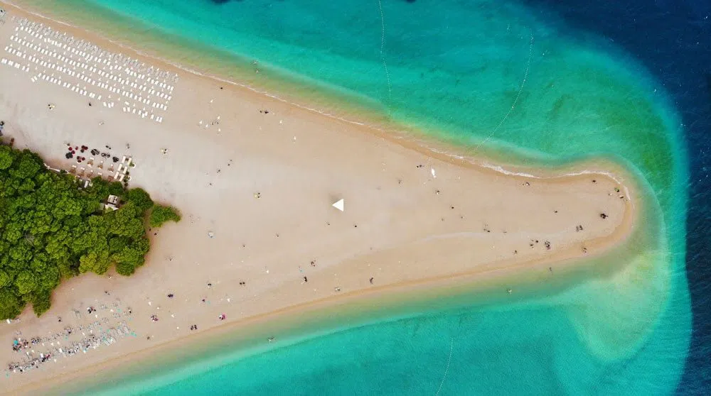 Bol Riva och pinjepromenaden till Zlatni Rat, Split